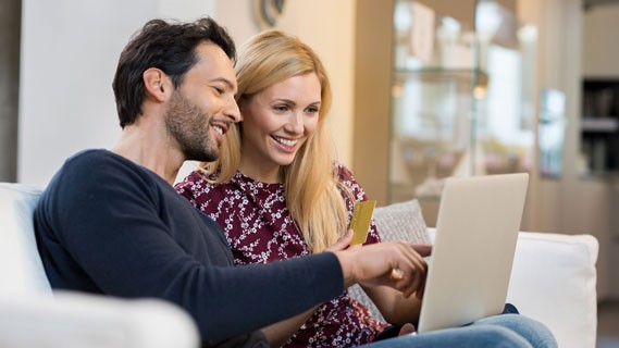 Couple shopping for electricity plans.